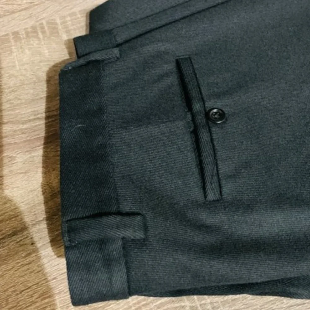 Banana Republic used excellent
